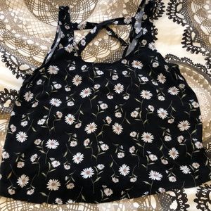 Daisy patterned tank top